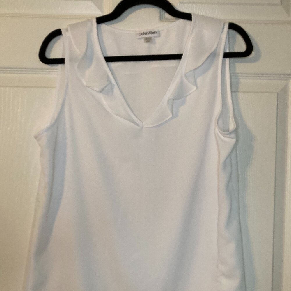 Calvin Klein Women's White Sleeveless Blouse/Tank Top - Size M